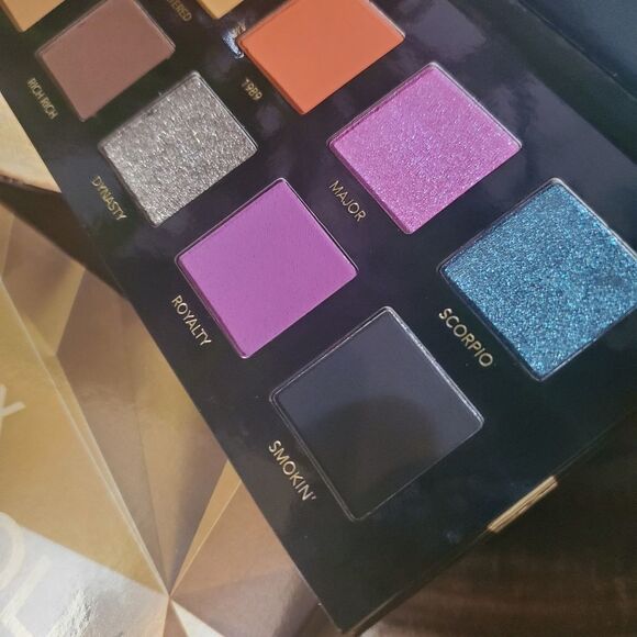 BUXOM × Ash K Holm Eyeshadow Pallette - Picture 12 of 15